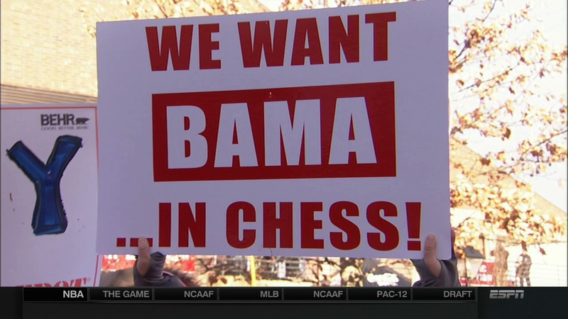 Illustration for article titled "Yale Cites Wikipedia": Your College GameDay Sign Roundup